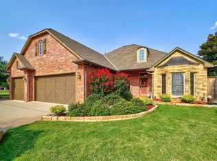 19832 Oakshire Dr, Edmond, OK 73012
