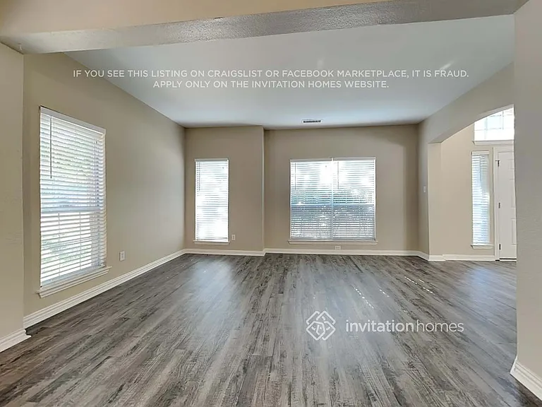 1413 Ridge Meadow Dr — Photo 4