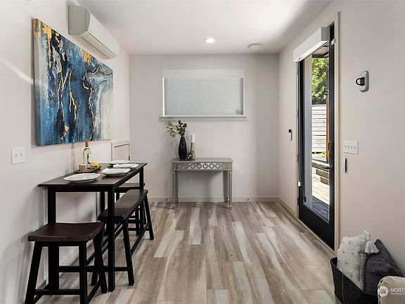 5th image of 10710 Greenwood Avenue N #D