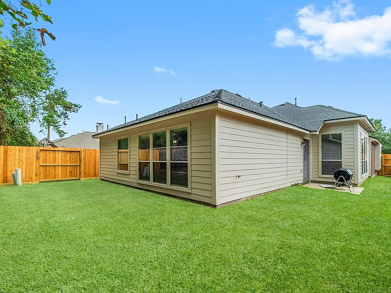 2419 Keegan Hollow Ln — Photo 32