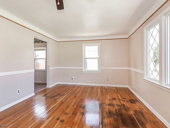 5th image of 30200 Truman Ave