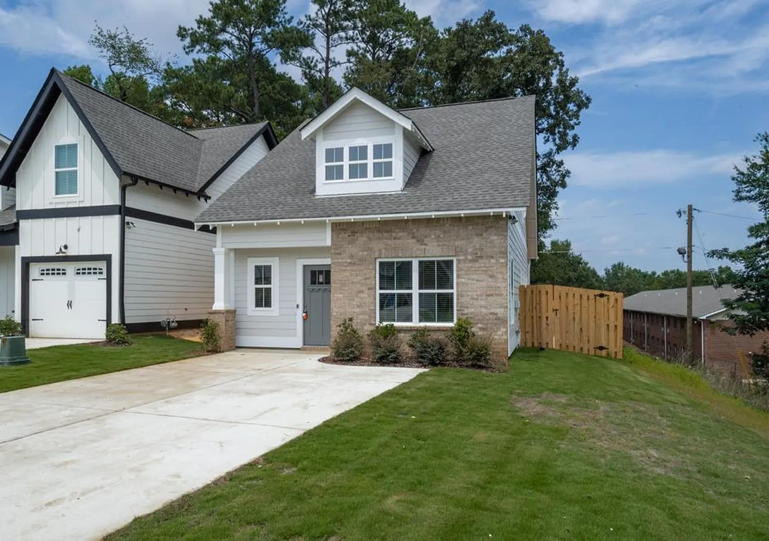 2 Bedroom with Bonus Office! — Photo 2