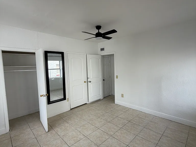 404 NE 26th Ter #400 — Photo 9