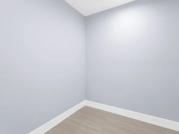 14 Roosevelt Place image 9 of 16