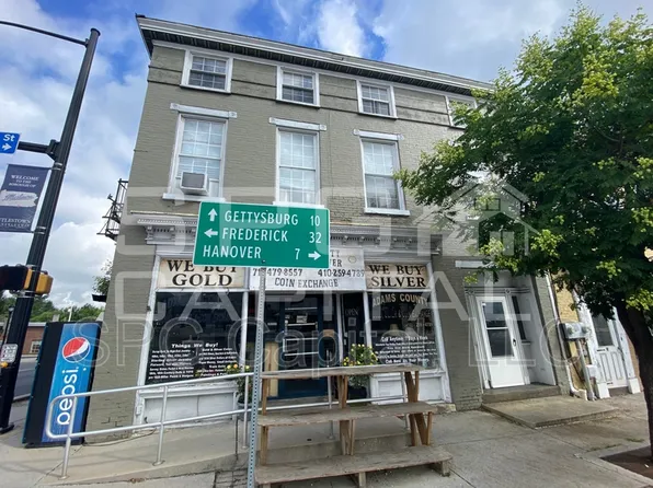 2 E King St #3, Littlestown, PA 17340