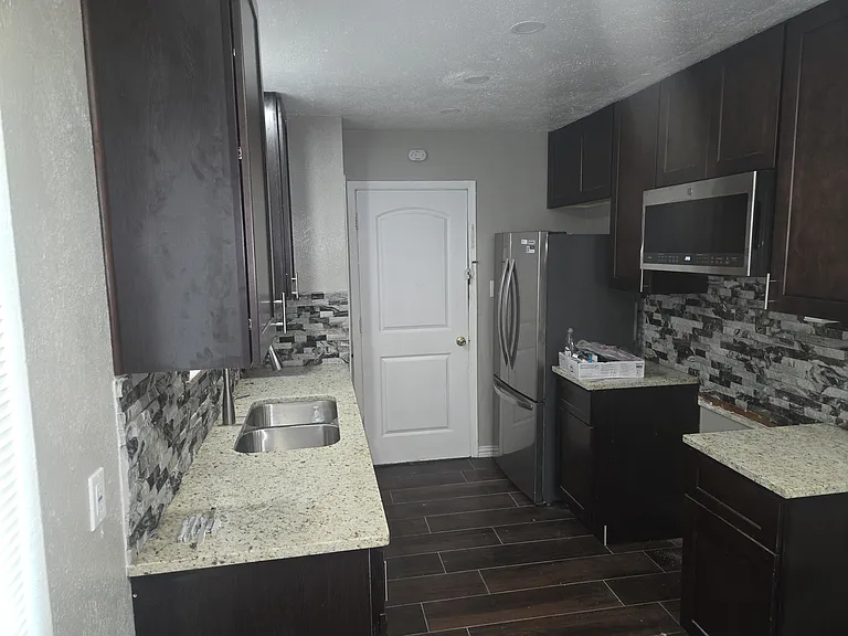 119 Bristol Dr — Photo 18