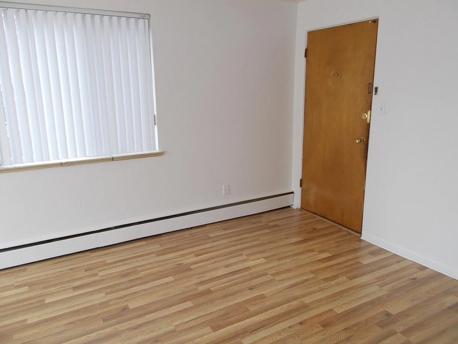 1 bed, 369 sqft, $900 — Photo 2