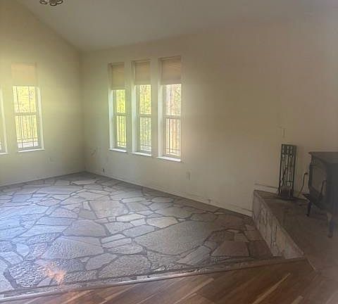 4th image of 1215 Spring Crest Ct