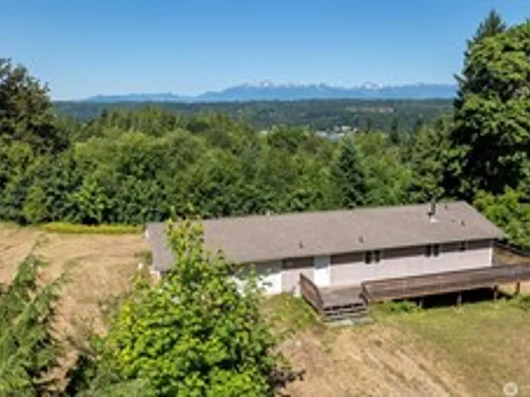 470 E Rasor Rd — Photo 2