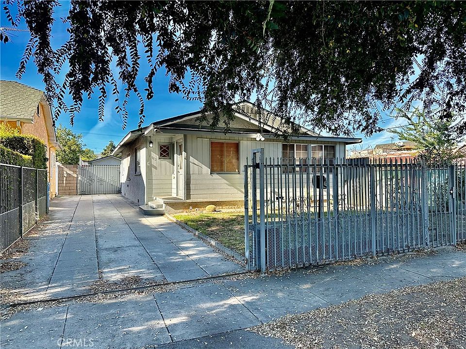 1st image of 1015 Larch St