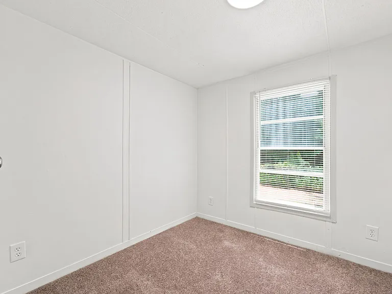1046 Artic Loop — Photo 15