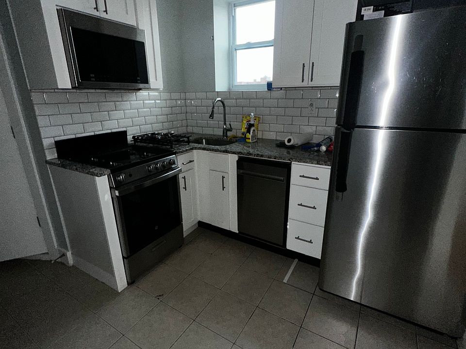 1st image of 5309 Hudson Ave #39