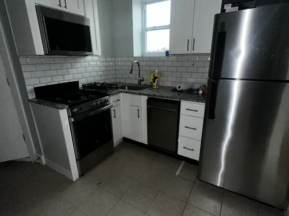 5309 Hudson Avenue image 1 of 4