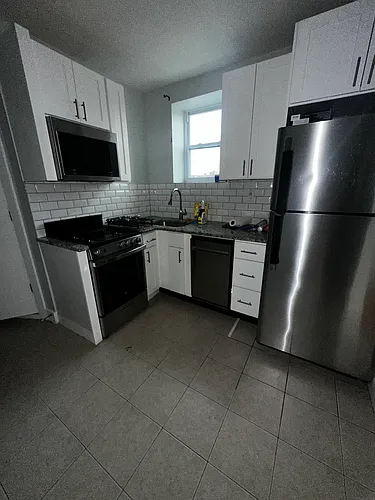 5309 Hudson Ave Photo 1
