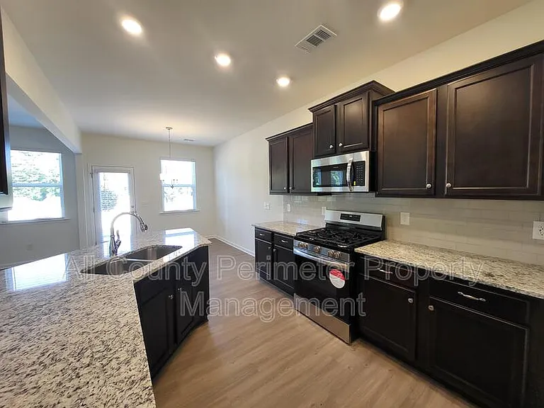 52 Berry Dr — Photo 7