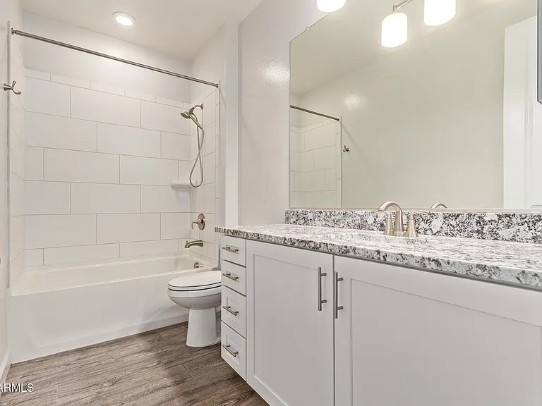 7234 S 28th Ln #1 — Photo 3