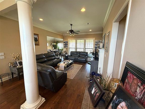 3rd image of 307 Antietam Dr