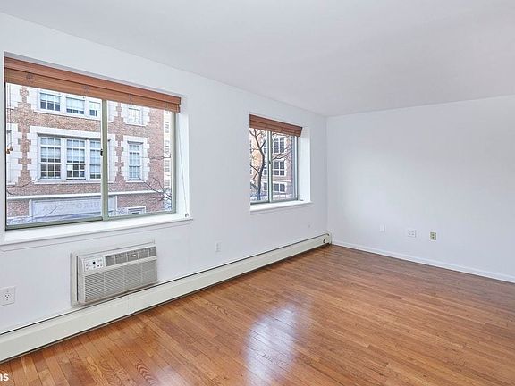 5th image of 416 E 11th St APT 3C
