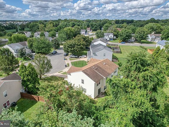 4th image of 223 Shadybrook Dr