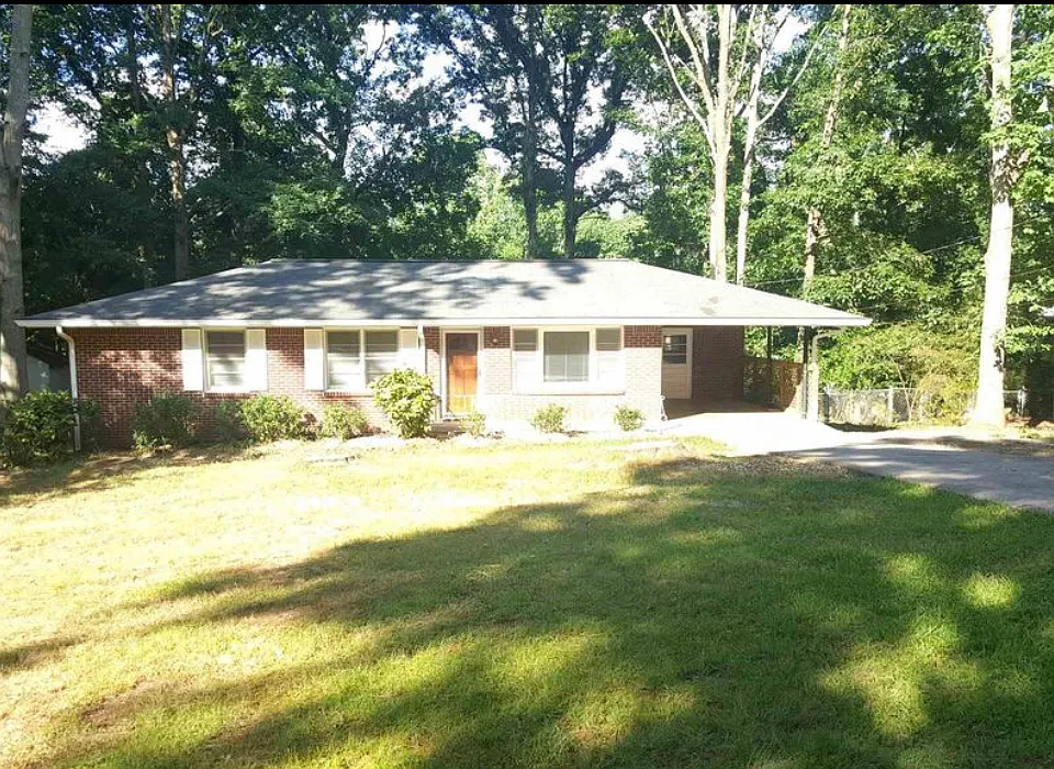 250 Dogwood Ln