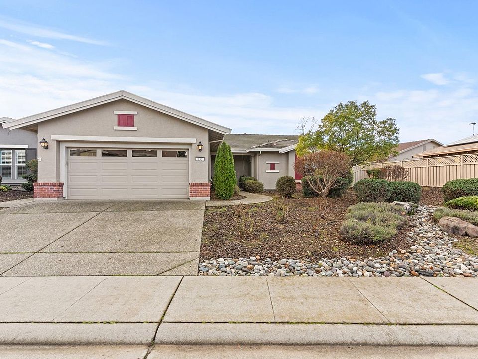 1st image of 132 Calistoga Ln