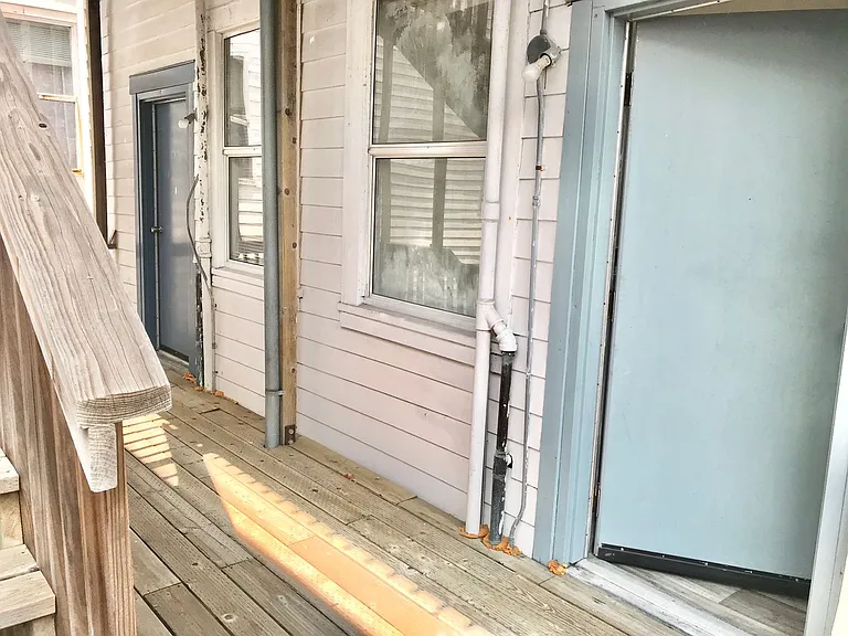 585 Birch St #15 — Photo 10