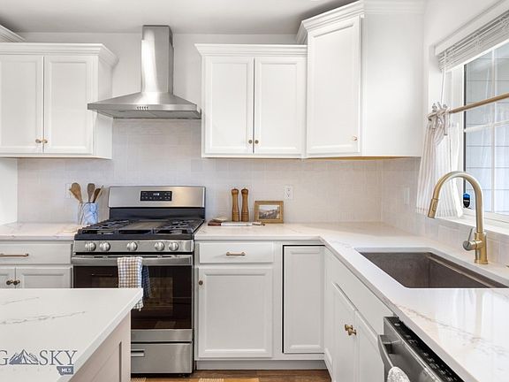 4th image of 605 Mogul St