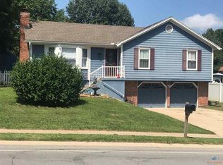 605 SE Moreland School Rd, Blue Springs, MO 64014
