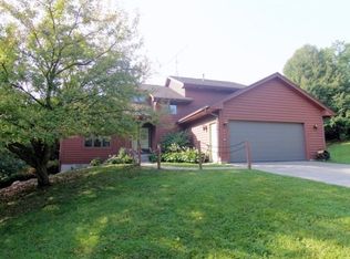 7313 Clover Hill Dr, Waunakee, WI 53597