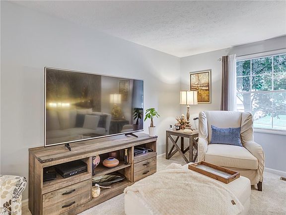 5th image of 1045 Sunnywood Ln