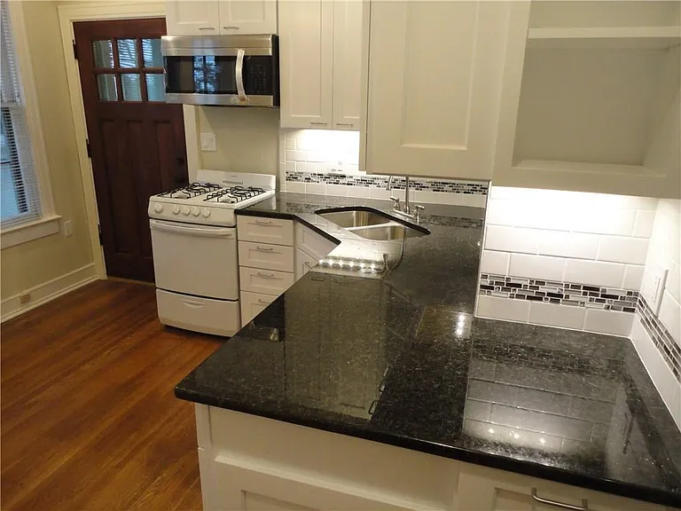 311 Moore Blvd #B — Photo 4