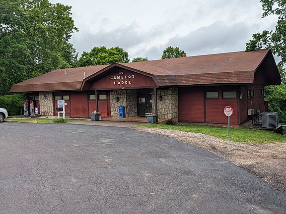5th image of 519 Bear Paw Rd