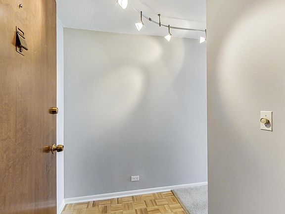 4th image of 5100 N Marine Dr APT 27M