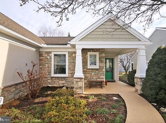2nd image of 1023 Alden Way