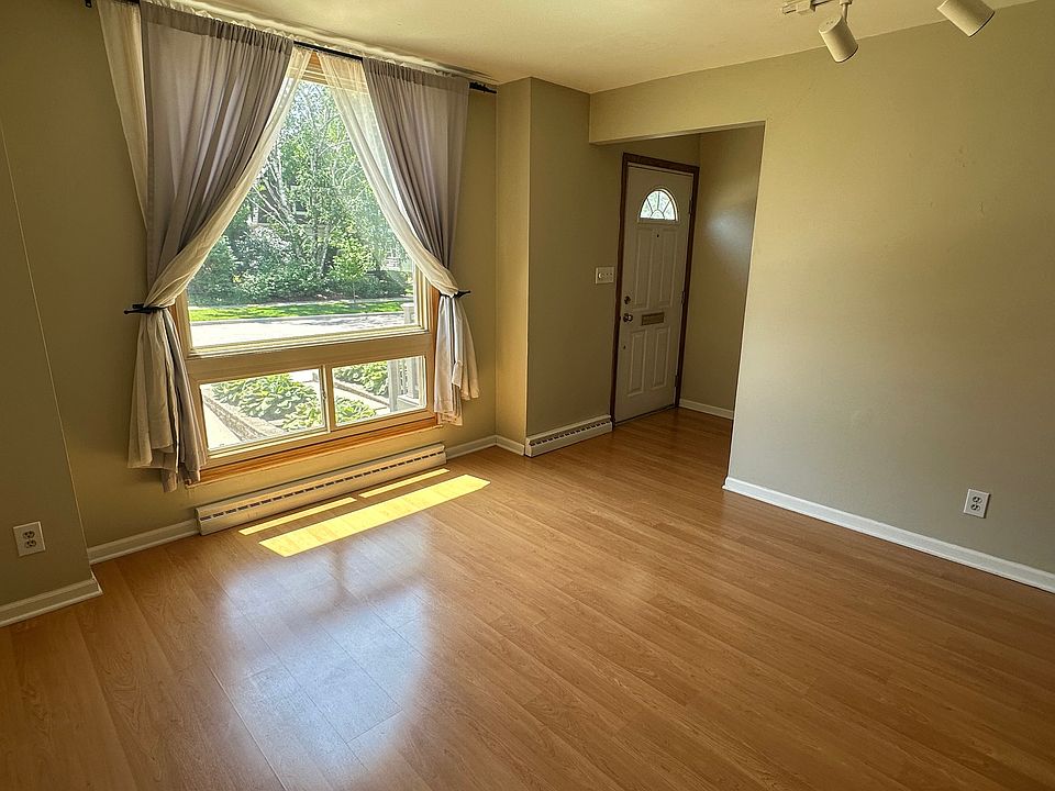 1st image of 2526 E Stratford Ct