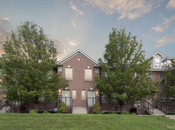 17055 E 14 Mile Rd, Fraser, MI 48026