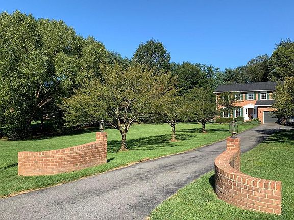 3rd image of 7910 W Brookridge Dr