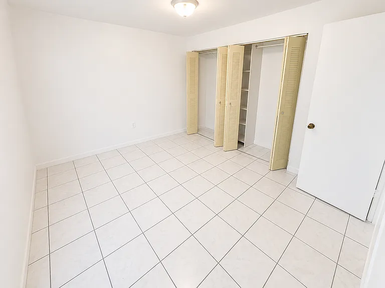 11710 NW South River Dr #204 — Photo 6