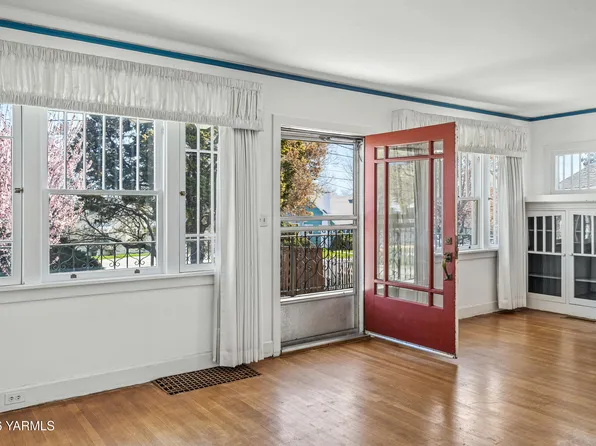 216 S 16th Ave, Yakima, WA 98902