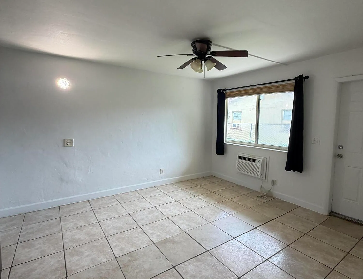2 bed, 1.0 bath, 560 sqft, $1,650 — Photo 2
