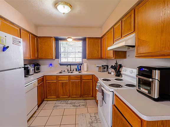 5th image of 1802 Treehouse Trl APT B