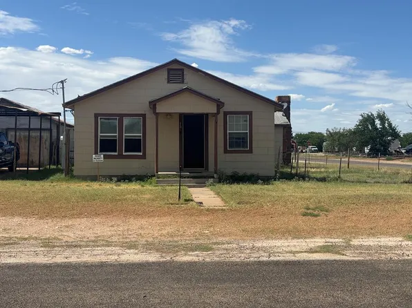 301 4th St, Wickett, TX 79788