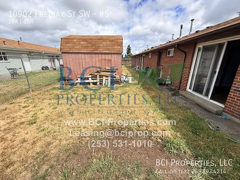10902 Freiday St SW #5 — Photo 4