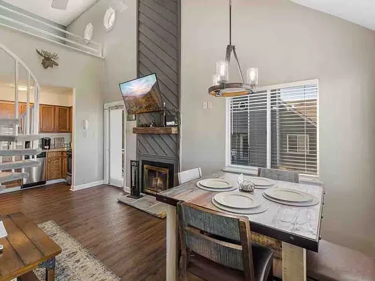 1260 Ski View Dr — Photo 2