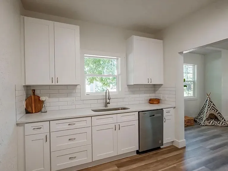 690 W Morton St — Photo 12