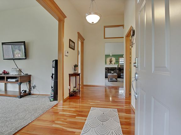 3rd image of 3320 232nd St E