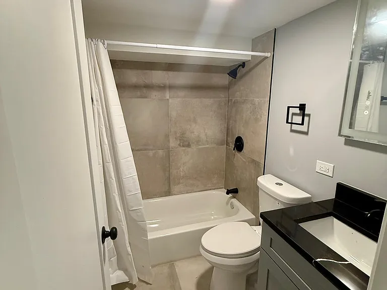 3025 W 54th Pl — Photo 4