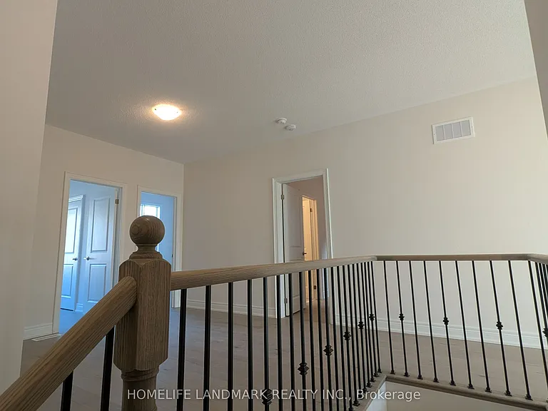 2868 Shortreed Gdns — Photo 17