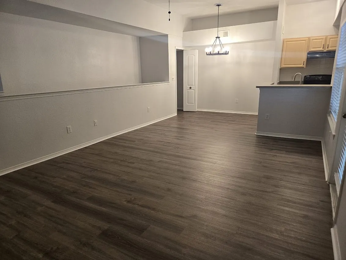 Building Photo - 404 Summit Ridge Pl #208