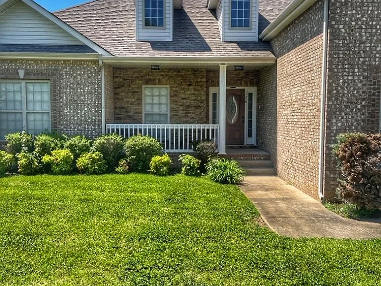 1320 Vantage Ct — Photo 2